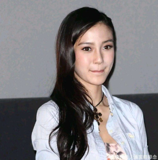 36岁杨颖离婚黄晓明三年后，面相大变，与网红聚餐难辨原貌