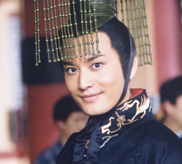 38年三金影帝的野望，他拥有从「邪魅狂狷」到「谍战教父」的颠覆