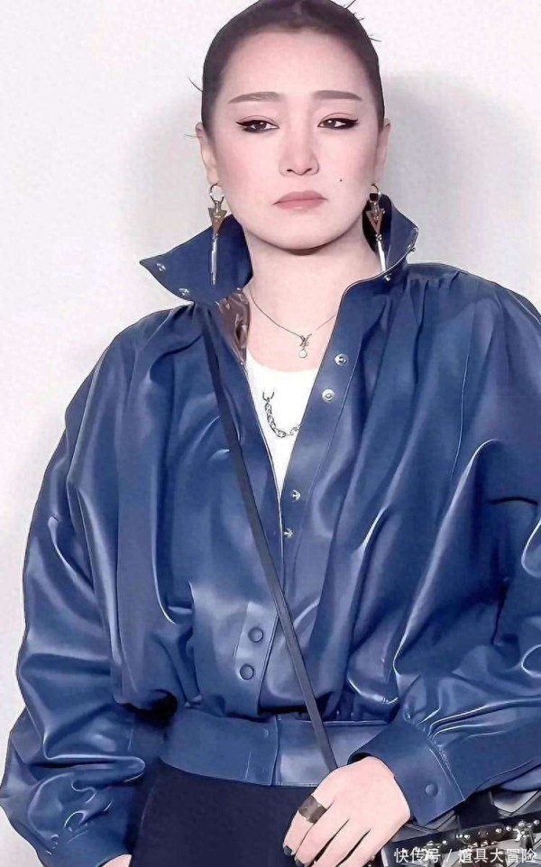 抛开巨星光环，巩俐是不是也该走下神坛？毕竟不是谁都喜欢看冷脸