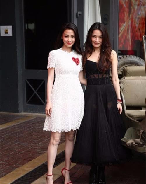 当1米68的舒淇与1米68的杨颖，两人同框时，网友：这点差距明显