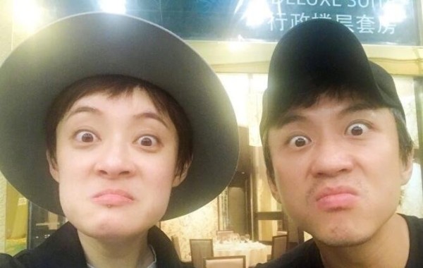 全家共用一张脸,张家辉和关咏荷越长越像,女儿也和爸妈一模一样