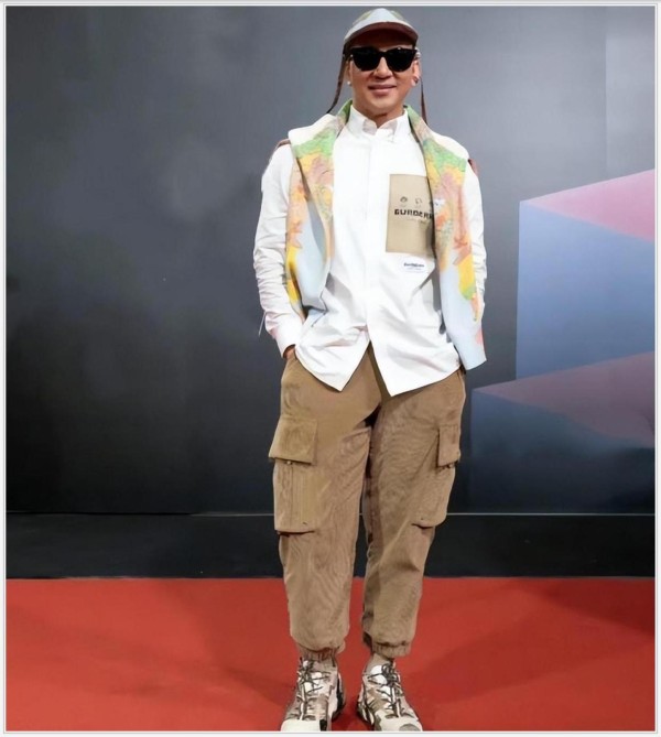 别再说小S变了，颁奖台的真挚和庆功宴的快乐都是最真实的她