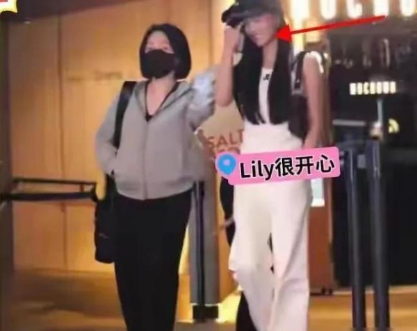 小S亮相金钟奖，全场静默致敬，她坦言想致电姐姐