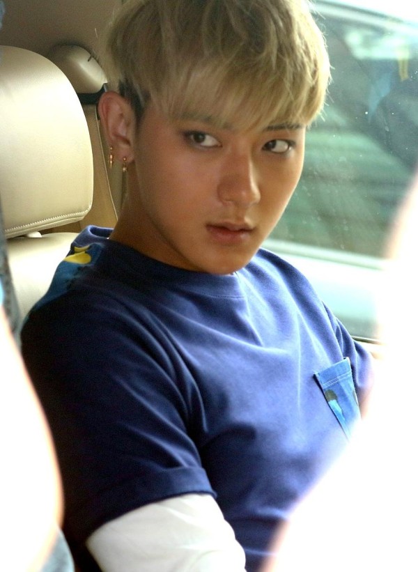 黄子韬爆料男明星健身内卷风潮 “爆闪团”群内自律打卡成常态