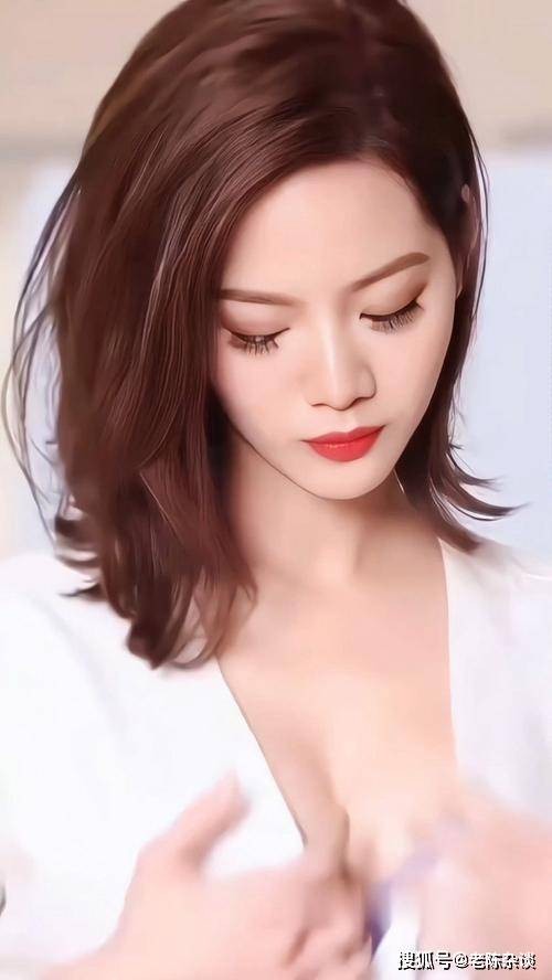 扛不住啊扛不住，曾之乔，身材也太饱满有料了！