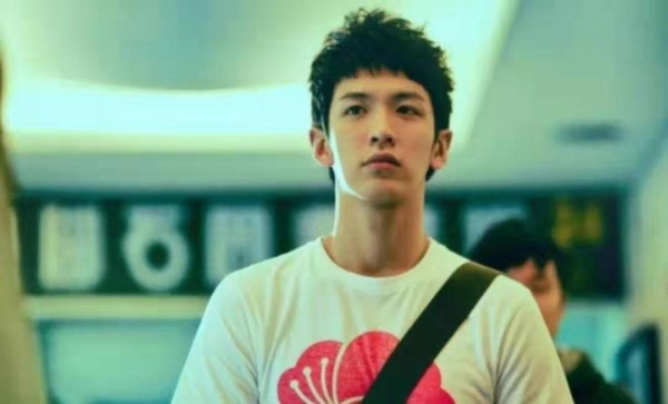 柯震东变无业游民,没收入还能住千万豪宅,多亏了有钱爸爸!