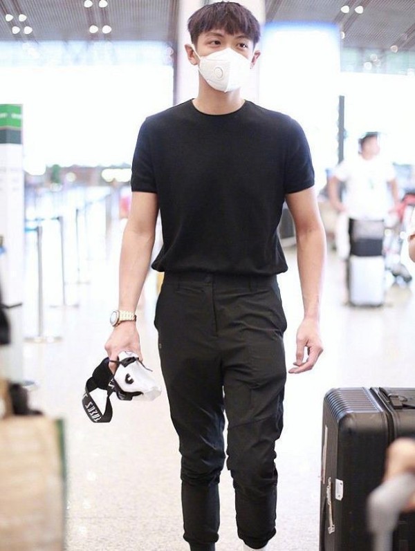 柯震东成功复出，29岁颜值大变认不出，这还是你们的男神吗？