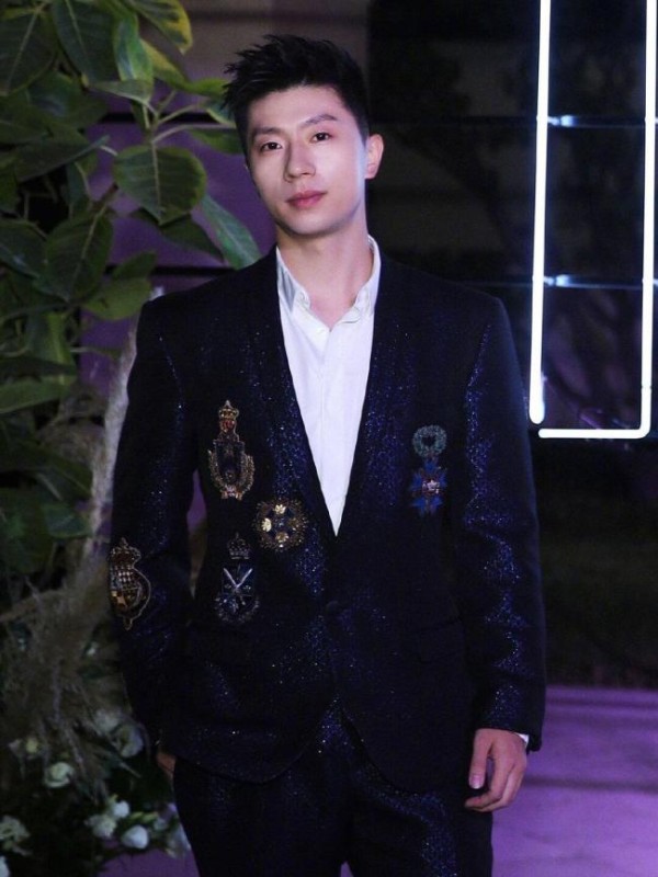 马龙打卡米兰小铁匠 运动员跨界时尚引爆3亿热搜