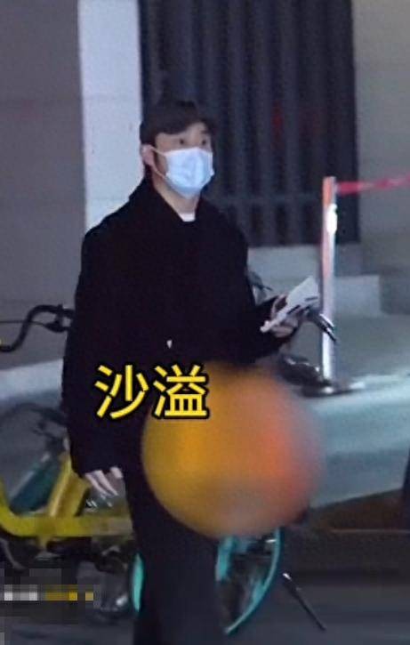 春晚彩排再次曝光，赵本山和沈腾老搭档现身，凤凰传奇悄声干大事