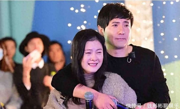 沈腾王琦十年婚姻，绯闻闹剧轮番上演，观众为何沉迷吃瓜？