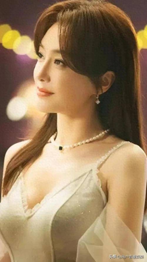 秦嵐:溫婉如玉,精致綻放的演藝之花