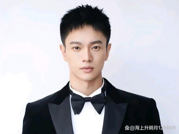 娱乐圈新恋情曝光：黄曦彦与黄子琪疑似同居，甜蜜日常引发热议