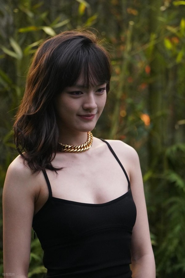 文淇：14岁金马女配，21岁制片人，00后影坛“天才少女”