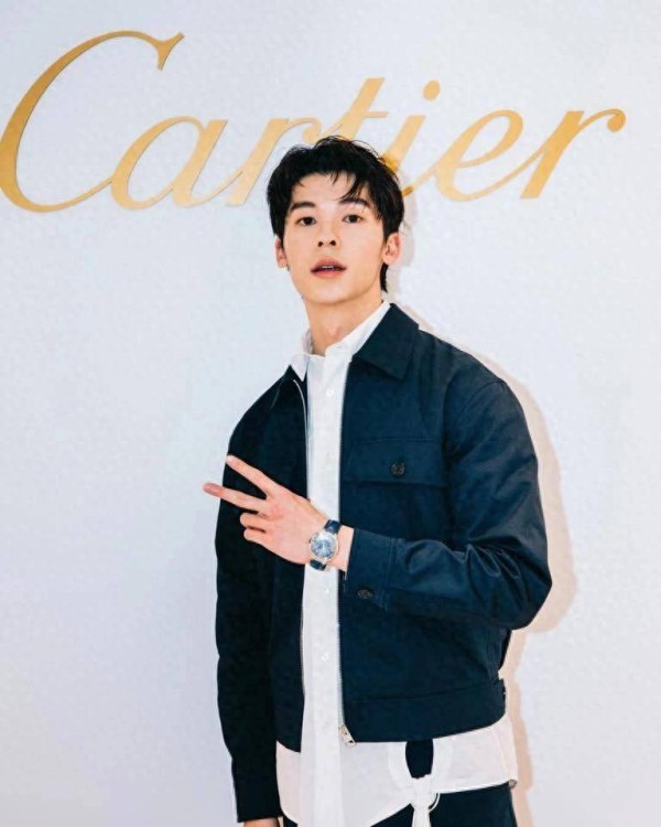 33岁才当兵？韩国男星没入伍会被唾弃！台韩偶像差别大到想不到！