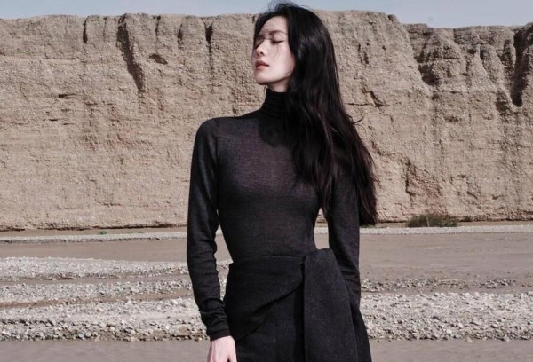 刘诗诗一身黑惊艳全场：穿衣自由背后，是女性无需解释的底气