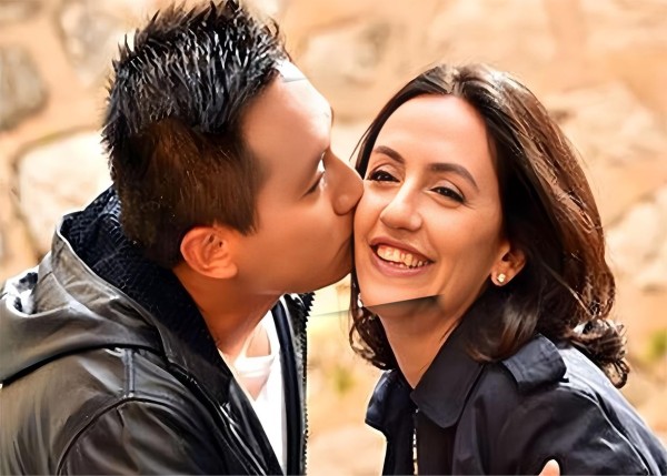 刘烨淡出演艺圈三年,细腻守护患病妻子,其深情令人惊叹!