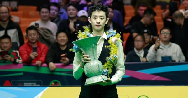 中国斯诺克迈入丁俊晖“后时代”，赵心童崛起领航，00后新星蓄势待发