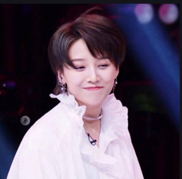 贵州出生的12位明星，个个美丽动人，你喜欢哪一个