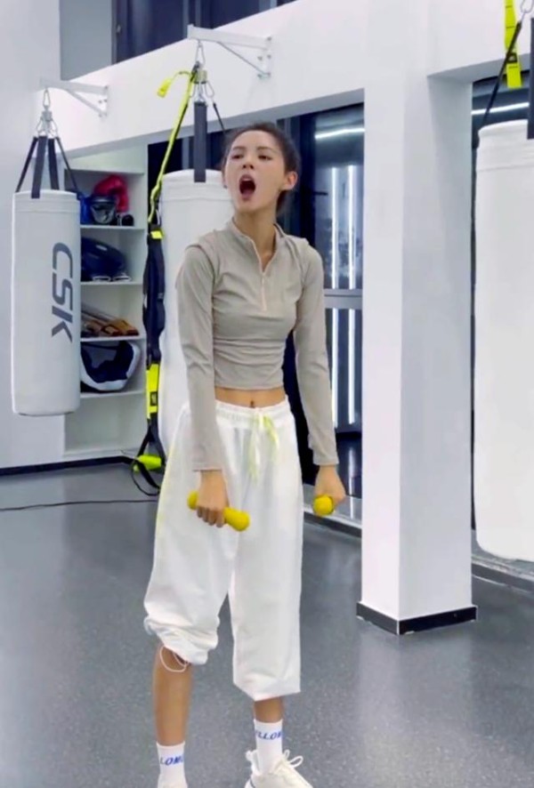 张予曦的健身与事业:自律与努力的典范