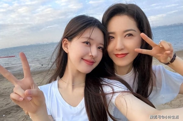 中戏两百年一遇美人曾黎，追求者站满中戏操场，50岁至今未婚