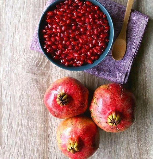 石榴与蔓越莓的健康对决:谁才是水果界的“超级明星”?