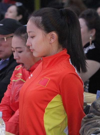 她曾是俄罗斯体操女神!被迫退役后转行娱乐圈,如今混得风生水起