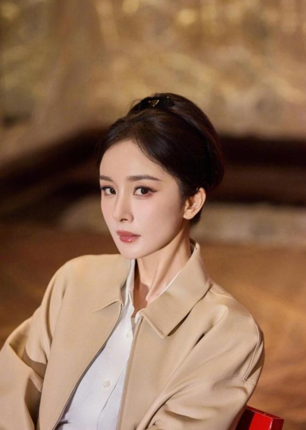 人生第一次穿Prada是以这种方式 杨幂成为全球代言人