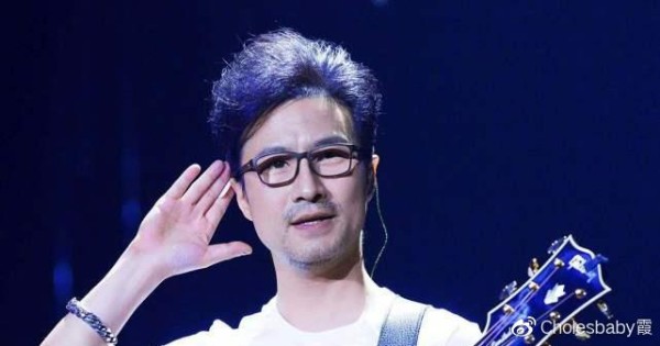 回顾汪峰26次抢头条失败,竞争对手从杨幂刘诗诗变成了屈楚萧