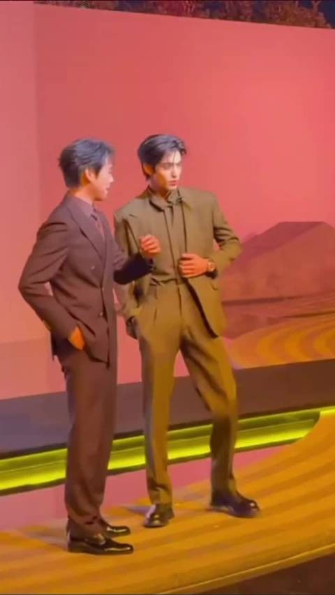 这俩人站一起太帅了，都演过总裁