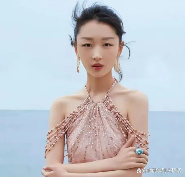 曾志伟一句“我潜过她”,揭开了“交际花”周冬雨的糜烂情史