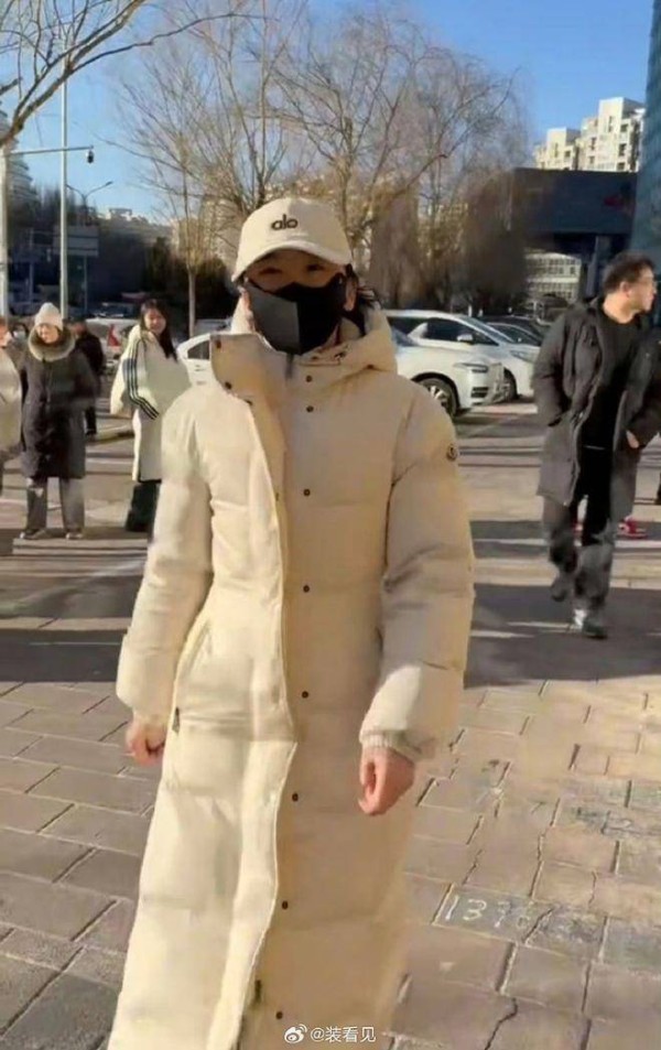 曝苗圃低调现身嫣然医院捐款后续!纯纯的大乌龙,其实是网红杨哥