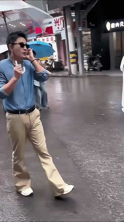 好学大马猴文章：贾乃亮最近参加了一档综艺节目的录制，吸引了众多网友的目光。他在录制过程中一边走一边接电话，然而，网友们却对他穿的裤子产生了疑惑。贾乃亮看起来并不胖，但是穿上了一条让人觉得奇怪的裤子，因此引发了一场关于“是裤子丑还是贾乃亮胖了”的讨论。
有观点认为，贾乃亮可能穿了秋裤，才让裤子显得特别胖。这种说法在网络上引发了一些热议，有人调侃说：“难道是贾乃亮在录制现场感冒了，穿上了秋裤才敢走动？...