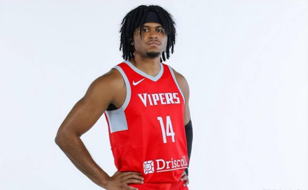 首秀表现令人担忧！前76人侧翼新星火箭二队打出低迷战绩