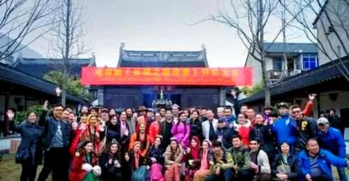 揭秘剧组分工：从制片人到导演的角色揭秘