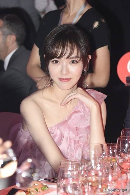 唐嫣与杨幂:从竞争到共鸣的娱乐事业发展轨迹