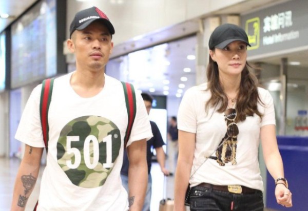 许志安郑秀文甜蜜出游补裂痕，面对出轨，女明星为何选择原谅？