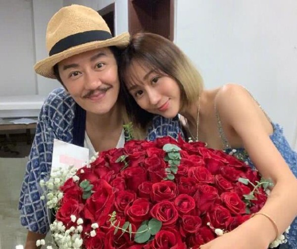 许志安郑秀文甜蜜出游补裂痕，面对出轨，女明星为何选择原谅？