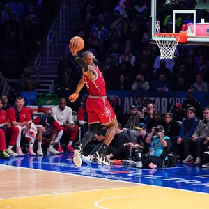 是老詹让全明星失去竞争力吗?但真少了他全明星会进一步没落吗?