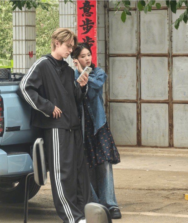 王鹤棣白鹿海南菜市场同框！默契采购像恋综，剧外补糖太好嗑