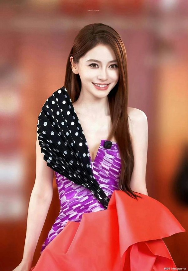 Angelababy烟熏妆颜值回勇,跳喵喵舞表情可爱