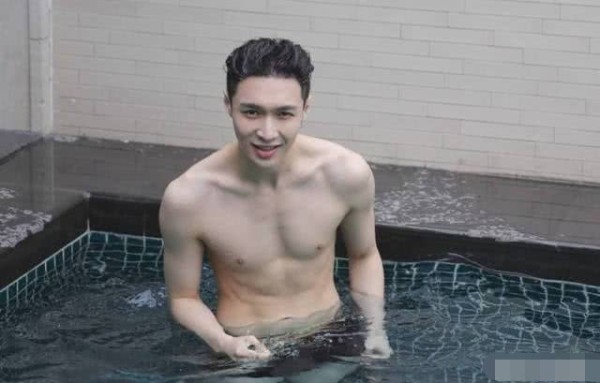 明星出道前叫什么名字？张艺兴“张加帅”，胡歌蔡徐坤的笑出声