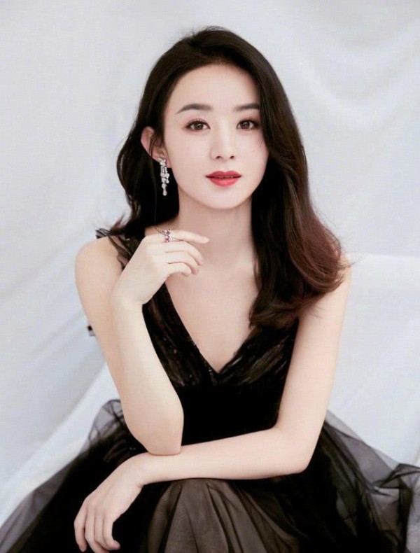 明星出道前叫什么名字？张艺兴“张加帅”，胡歌蔡徐坤的笑出声