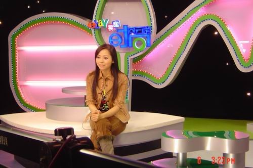 张靓颖做客《时尚风云榜》收藏秘密曝光(图)