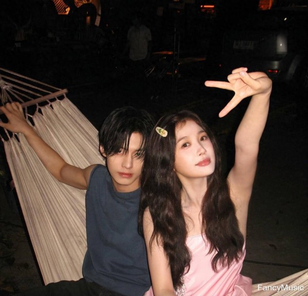 新剧来袭,虞书欣赵露思新剧预告引热议,最终赢家会是谁?