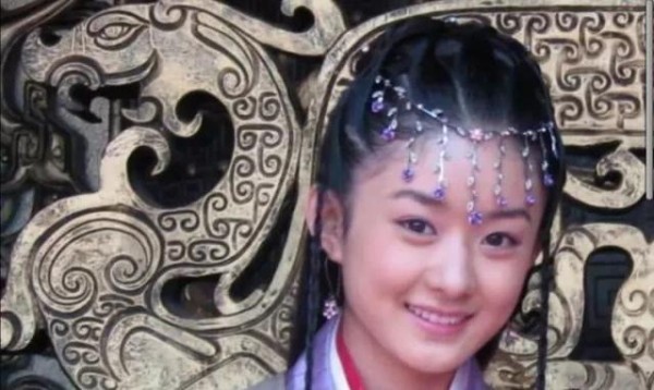赵丽颖第一部古装剧，19岁就演皇后，只可惜被禁播十多年