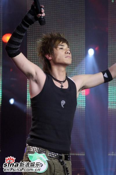 图文：《名师高徒》梁咏琪收徒