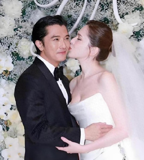 邱泽与许玮甯的盛装婚礼：友情与音乐的交响