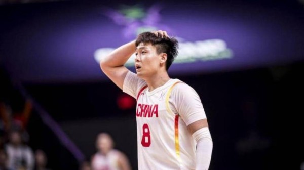 据说雷蒙这次入选国家队成功说服赵睿加盟北汽,雷子立大功展现硬汉形象,成为球迷心中的偶像