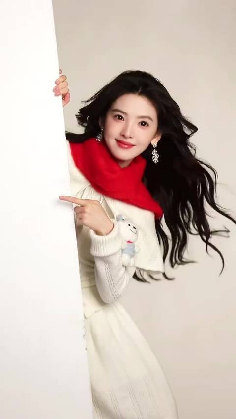 章若楠早安心动信号，看到@章若楠 的笑容感觉周一都变得美好了呀