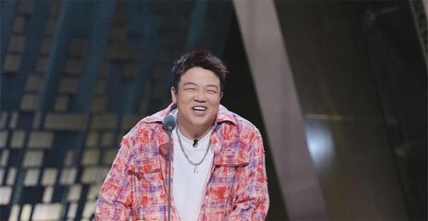 《主咖》首播,何广智一句炸出全场,这届吐槽综艺连冒犯都不敢了